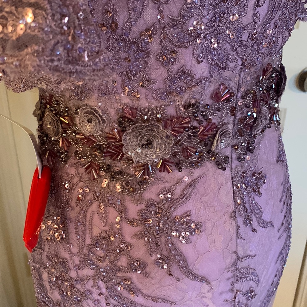 MAC DUGGAL
Vintage Flutter Sleeve Evening Gown - Picture 15 of 17